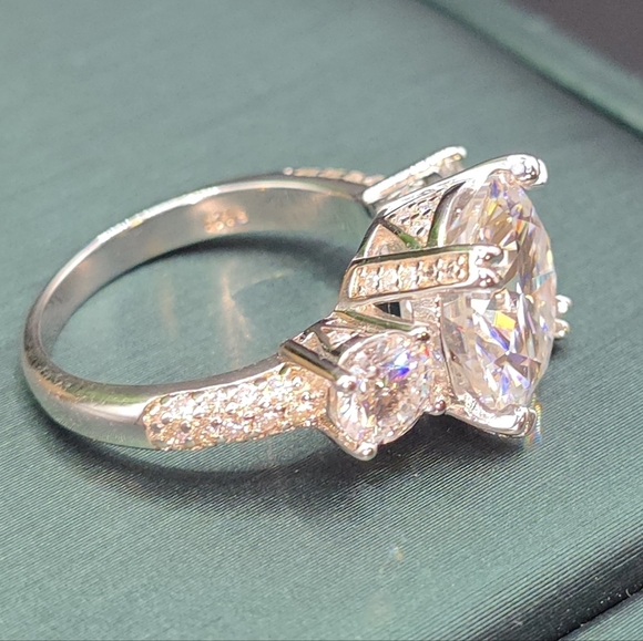 5ct Moissanite 3-Stone Ring – Size 6 (S925 Solid Silver) - Picture 9 of 10